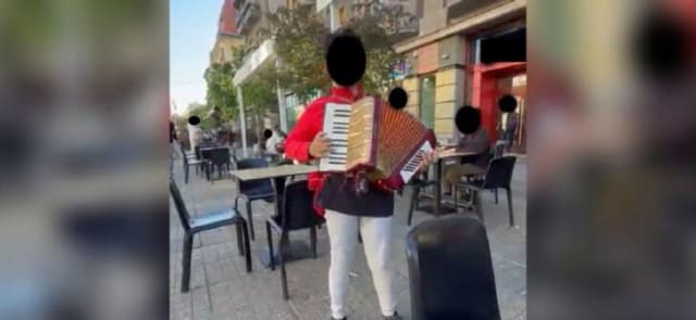 Poliția a amendat copii care cântau la acordeon pe străzile din Timișoara