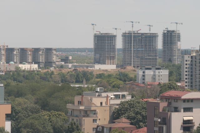 Euro trece de 5.23 lei pe piața interbancară, România, tot mai euroizată
