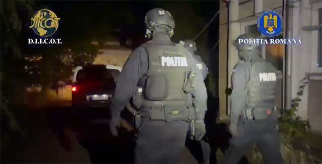 37 de persoane din gruparea „Calul Troian” din Constanța, trimise în judecată pentru trafic și proxenetism