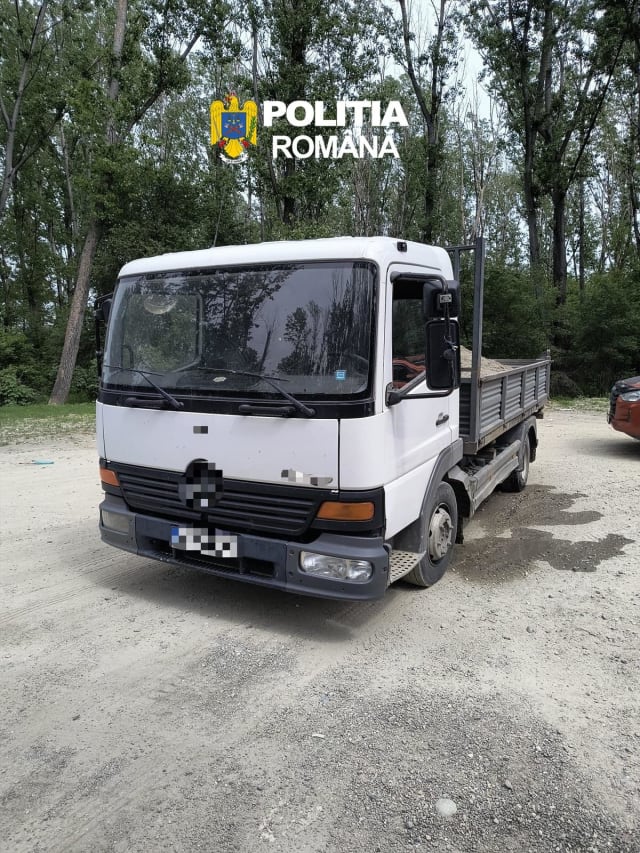 Transport ilegal de agregate în Vâlcea: amendă de 20.000 de lei și marfă confiscată