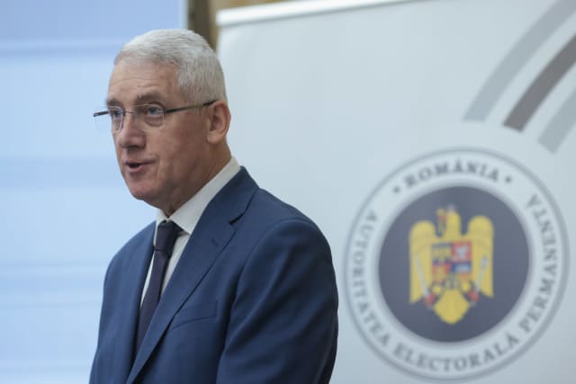 Adrian Ţuţuianu la conferință de presă
