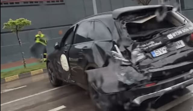 Accident în lanț pe bd. 1 Mai din Suceava: șofer de camion cercetat penal după ce a lovit trei autoturisme
