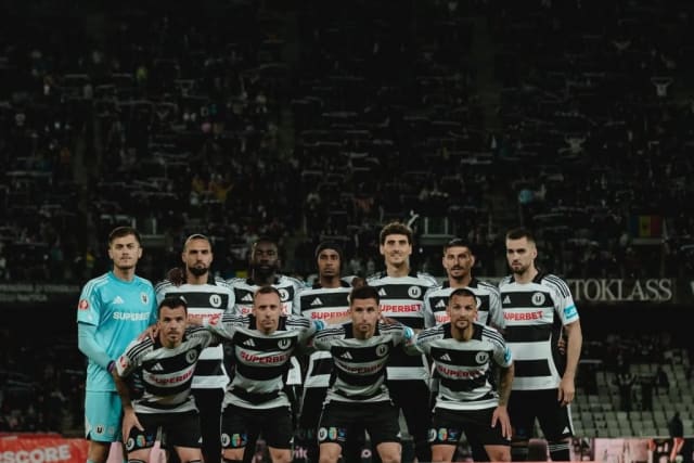 Universitatea Cluj învinge Rapid și se apropie de liderul Superligii