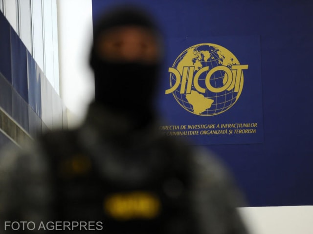 Vameși și polițiști de frontieră, implicați în rețele de contrabandă cu Ucraina. Peste 100 de percheziții în dosar