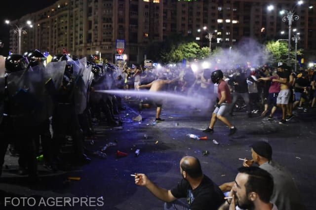 Foștii șefi ai Jandarmeriei audiați în premieră în dosarul violențelor din Piața Victoriei, după 8 ani