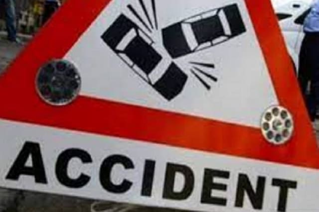 Un șofer beat a lovit mașina unei tinere de 18 ani în Bătrâni, Prahova