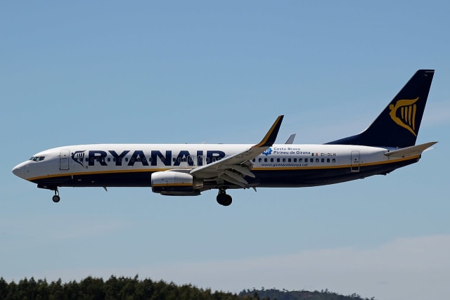 Ryanair avertizează asupra scumpirii biletelor din cauza prețurilor ridicate ale petrolului