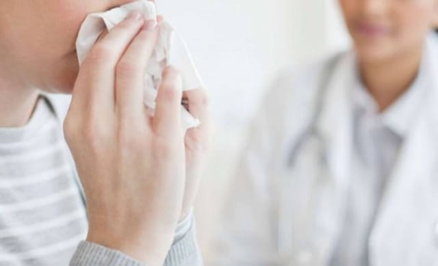 Peste 1.200 de cazuri de infecții respiratorii, raportate într-o săptămână în județul Brașov