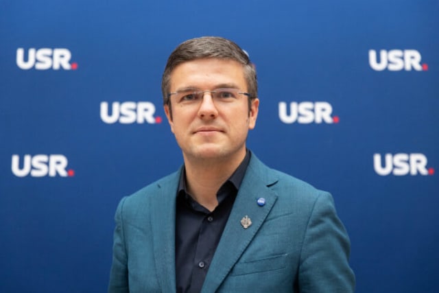 Sindicatul angajaților de la Palatul Victoria cere demiterea ministrului Irineu Darău