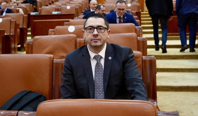 Deputatul Sebastian Rusu propune ca restaurantele să ofere apă gratuită din robinet
