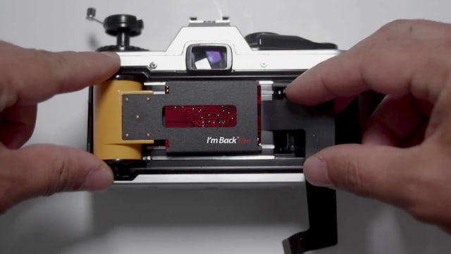 Un modul inovator transformă aparatele foto pe film în camere digitale moderne