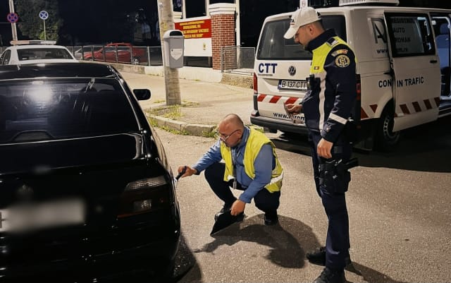 Polițiștii din Prahova au desfășurat o razie nocturnă în Ploiești, verificând aproape 50 de autovehicule