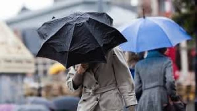 Vreme rece, vânt și ploi în toată țara, cu atenționări meteo în cinci județe