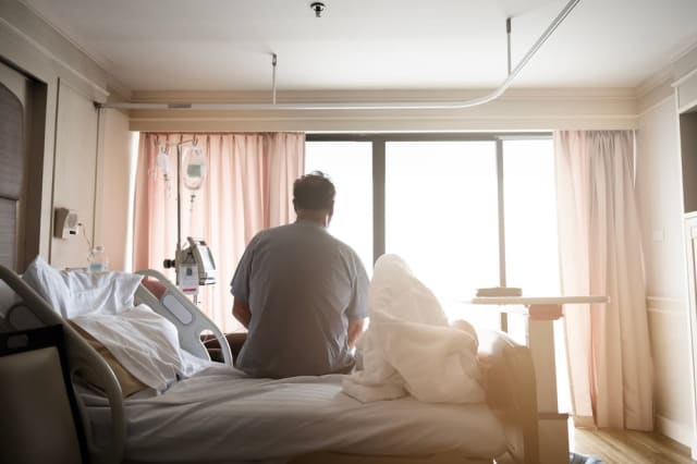 Un profesor de la Harvard afirmă că nu există nicio lege a biologiei care să impună îmbătrânirea