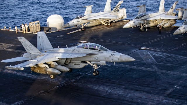 Două avioane americane de vânătoare s-au ciocnit în aer în timpul unui spectacol la Idaho