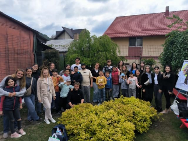 Parteneriat educațional de 18 ani: Studenți belgieni, din nou la CSEI Sf. Andrei Gura Humorului
