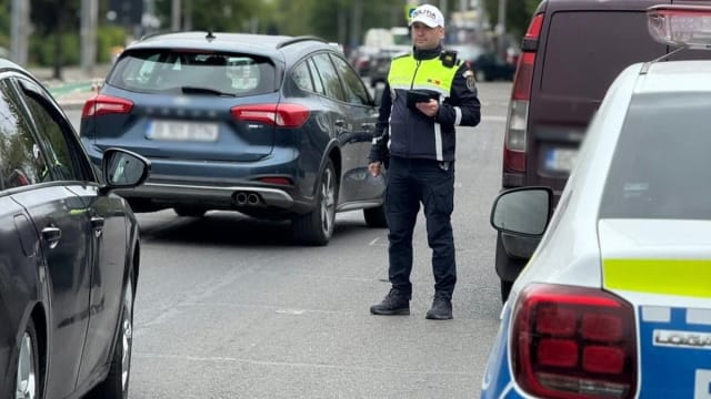 Poliția din Suceava a desfășurat razii ample în zona Siret, Dolhasca și Liteni, aplicând zeci de amenzi și reținând permise și certificate de înmatriculare