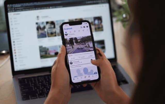De ce apar pe Facebook și TikTok imagini și videoclipuri cu AI fără etichetă clară și cum le putem recunoaște