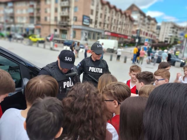 Ziua Copilului la Suceava: Instituția Prefectului organizează eveniment interactiv cu forțele de ordine