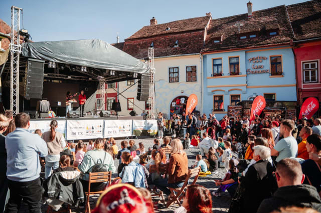 Astăzi începe Carnavalul în cetate, cel mai mare festival al verii din Transilvania