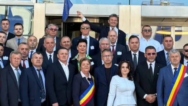 Primarul PNL al comunei Moara, Eduard Dziminschi, participă la vizita delegației PSD la Parlamentul European