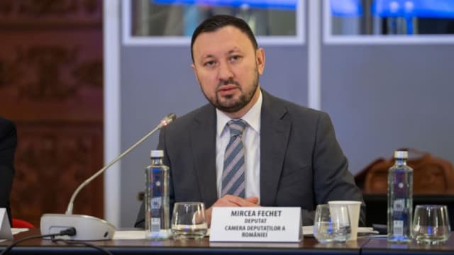 Deputatul Mircea Fechet susține interzicerea țigărilor electronice în spațiile închise: „Viața are prioritate, dreptul tuturor la aer curat trebuie respectat”