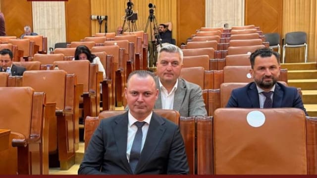 Camera Deputaților a adoptat schema de ajutor pentru apicultori în Bacău