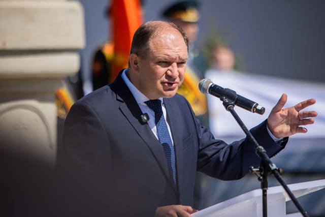 Ion Ceban, primarul Chișinăului, scos cu forța din Parlamentul Moldovei în scandalul de joi