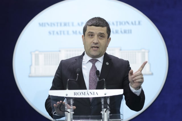 Ministrul Apărării Radu Miruță ironizează teoriile despre «furarea» Dunării în România