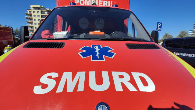 Două mașini s-au ciocnit în Lazu: trei persoane implicate și o victimă conștientă asistată medical