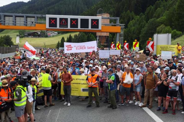 Austria: O manifestație împotriva zgomotului și poluării au blocat o autostradă europeană
