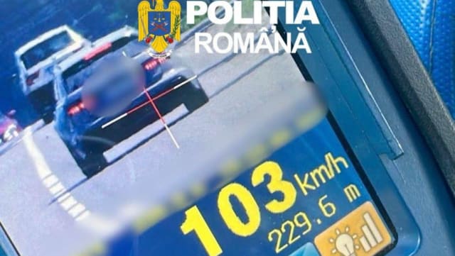 Șofer din Suceava, a fost prins cu 103 km/h în Dărmănești și i-a fost suspendat permisul pentru 90 de zile
