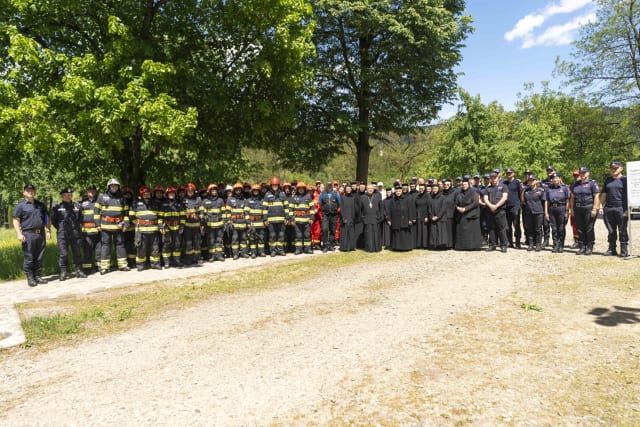 Pompierii au desfășurat un exercițiu tactic la Mănăstirea Sucevița