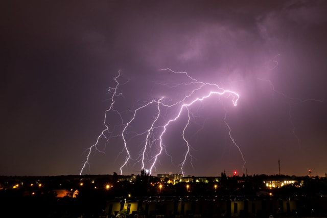 Administrația Națională de Meteorologie a emis cod galben de vânt și furtuni în mai multe regiuni ale țării