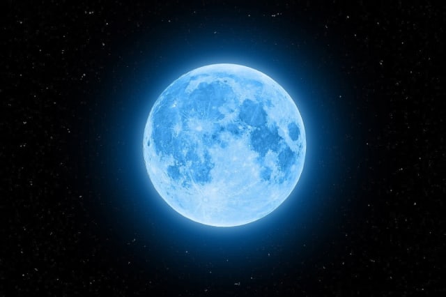 Prahova: Pasionații de astronomie au admirat Luna Albastră pe tot parcursul nopții