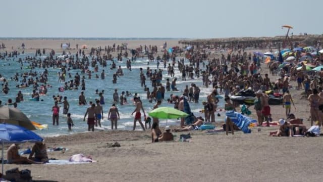 Pericol pe litoral! Bacteria Vibrio poate provoca infecții grave în 2026