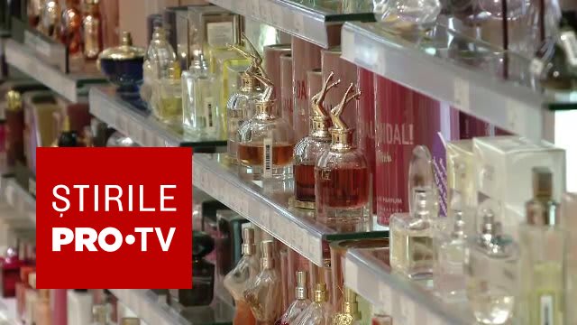 Tinerii schimbă obiceiurile de consum în piața parfumurilor, preferând miniaturi