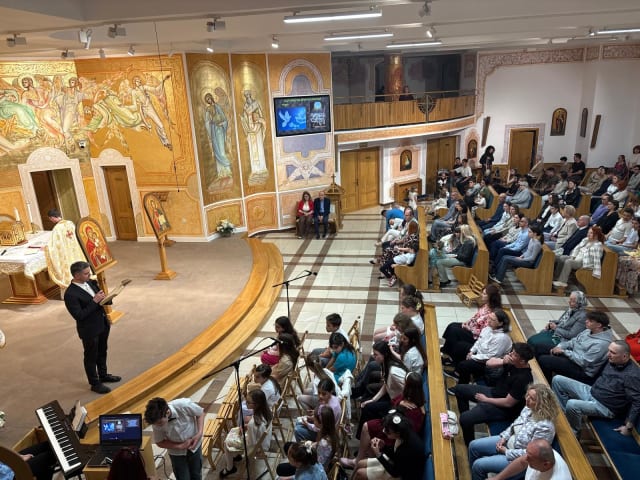 Clujenii de rit bizantin sărbătoresc Rusaliile cu tradiții și ceremonii religioase