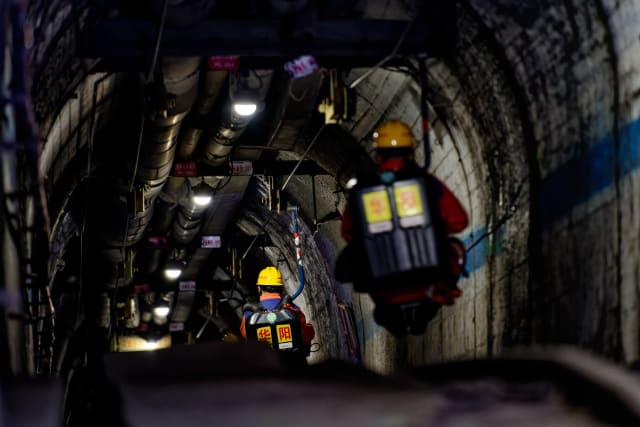 Reapariția coșmarului minelor în China: tuneluri secrete și muncitori la negru