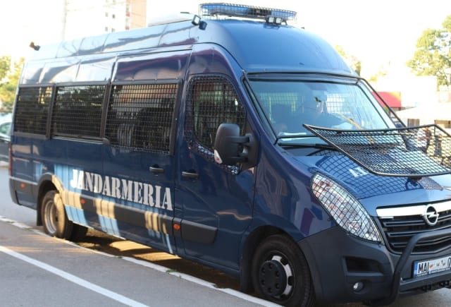 Bărbat urmărit internațional pentru infracțiuni sexuale, prins în Ploiești de jandarmi