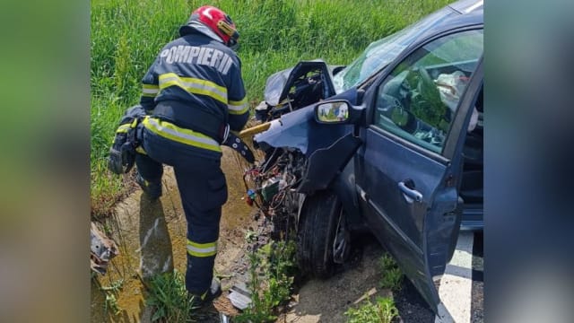 Accident grav cu victimă în Berești-Bistrița: autoturism și TIR implicate