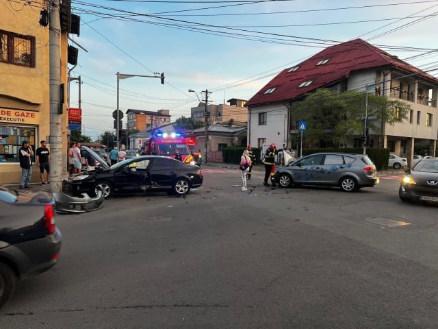 Accident rutier în Ploiești, la intersecția Rudului cu Plăieșilor, s-a produs miercuri, 3 iunie 2026