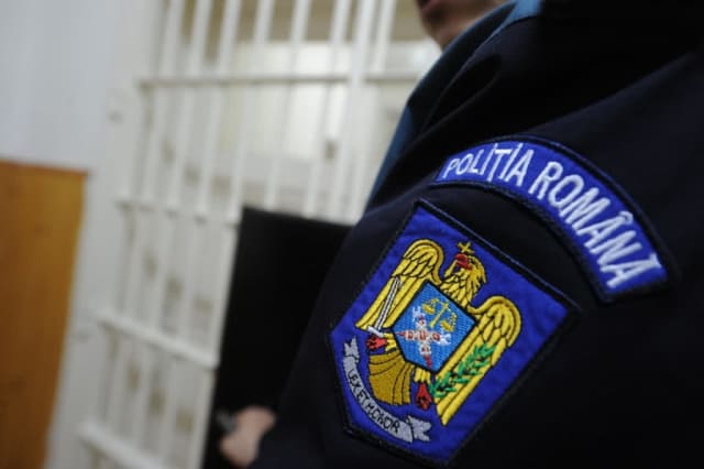 Un tânăr de 19 ani, acuzat de agresiune într-un supermarket din Tulcea