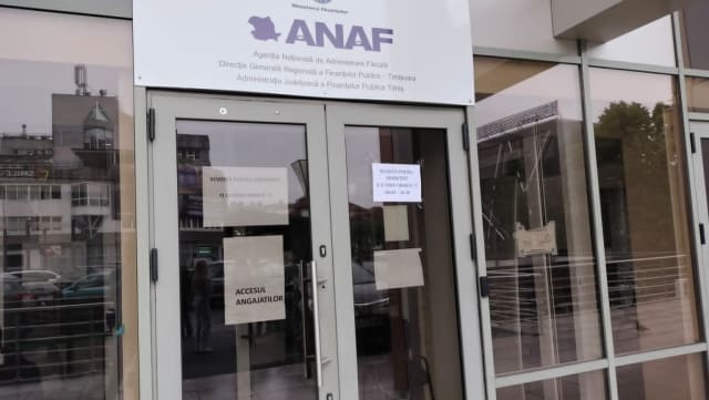 Angajații Finanțelor Publice din Timișoara au protestat, întrerupând activitatea pentru salarii