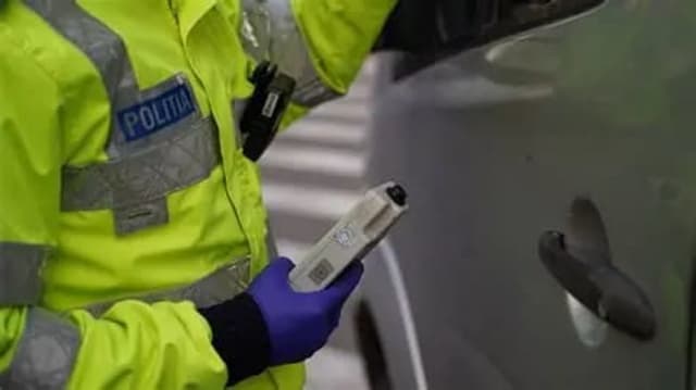 Un tânăr de 26 de ani din Onești, depistat pozitiv cu substanțe psihoactive în trafic la Brașov
