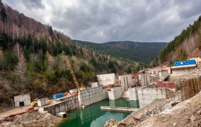 Organizația Declic pune noi obstacole Barajului Surduc-Siriu în Buzău