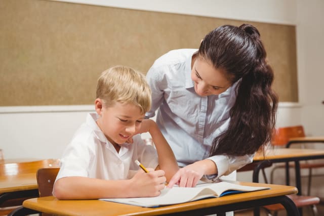 Un specialist explică de ce unii profesori aprind pasiuni pentru materia lor, iar alții te fac să o urăști