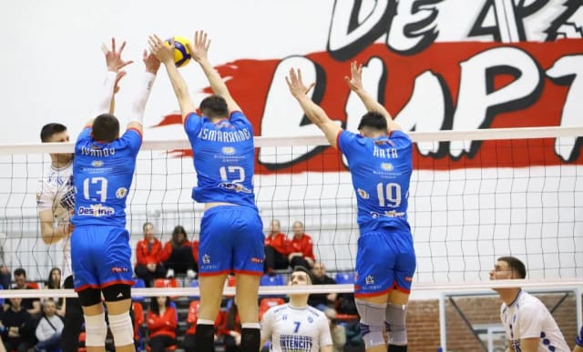 Volei masculin: Victor Asmarandei devine jucătorul Coronei Brașov, Petar Višić pleacă