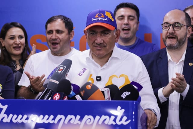 Opoziția pro-rusă cere anularea alegerilor din Armenia după victoria partidului pro-european al lui Nikol Pașinian