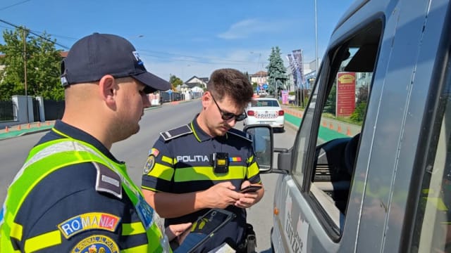 Razie a polițiștilor în Fălticeni: două persoane reținute și 200 de amenzi aplicate